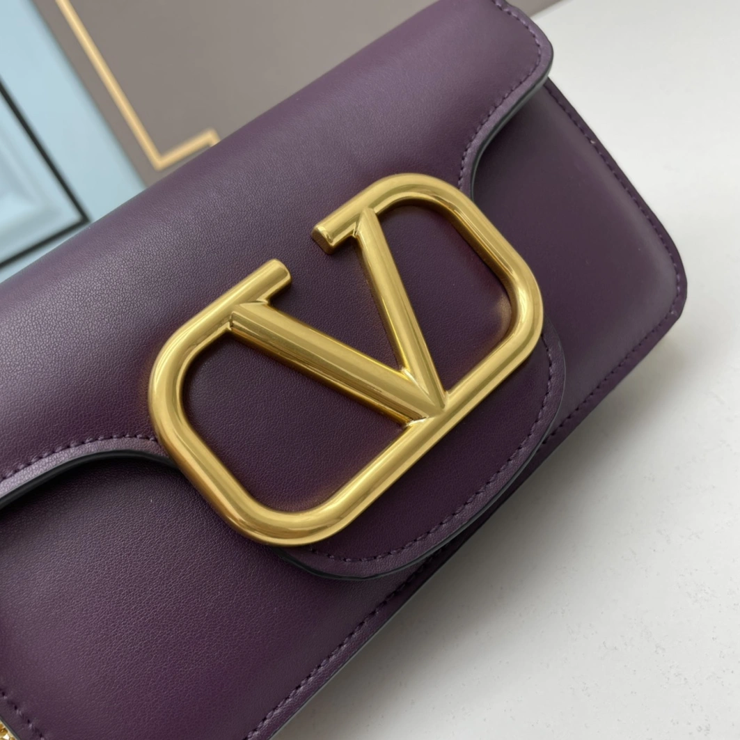 Valentino AAA Quality Shoulder Bags For Women Sleek 8041