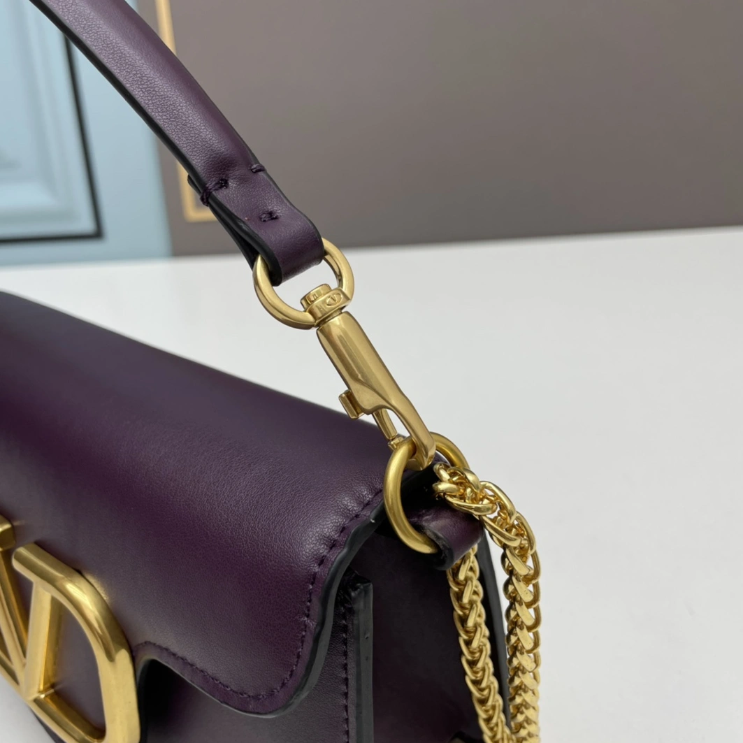 Valentino AAA Quality Shoulder Bags For Women Sleek 8041