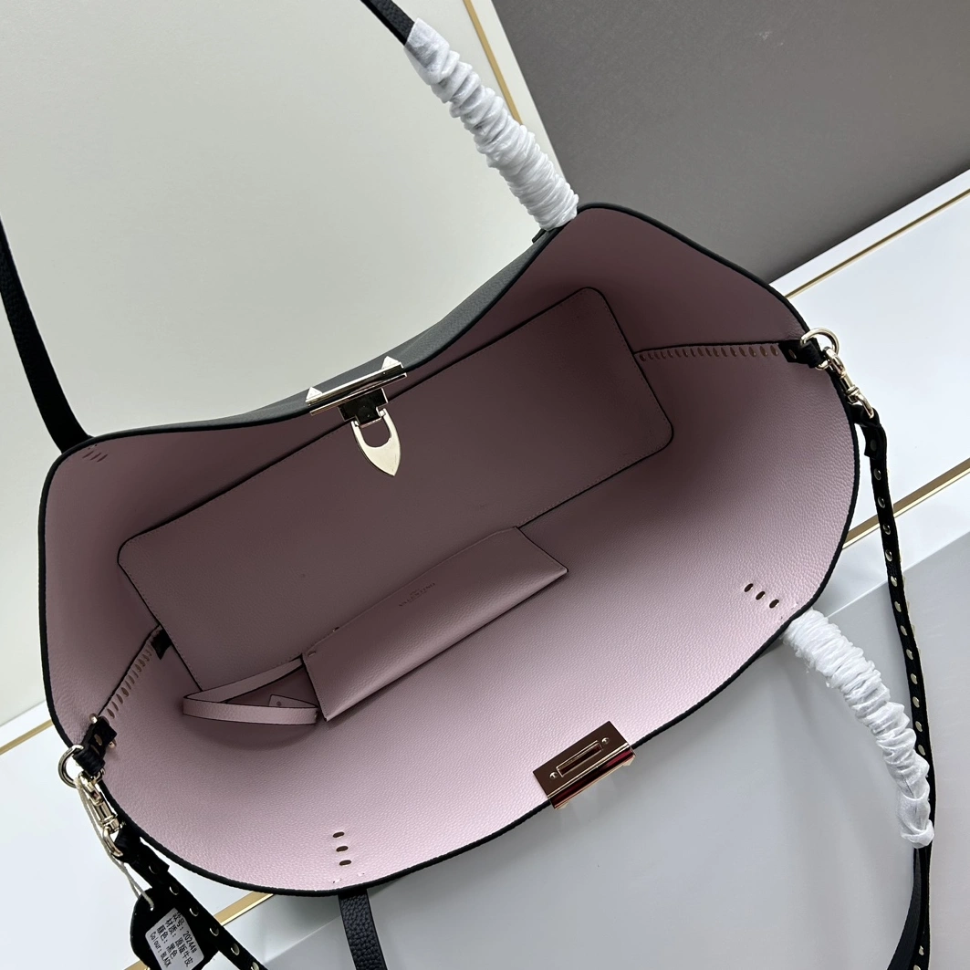 Valentino AAA Quality Shoulder Bags For Women StreetReady 293