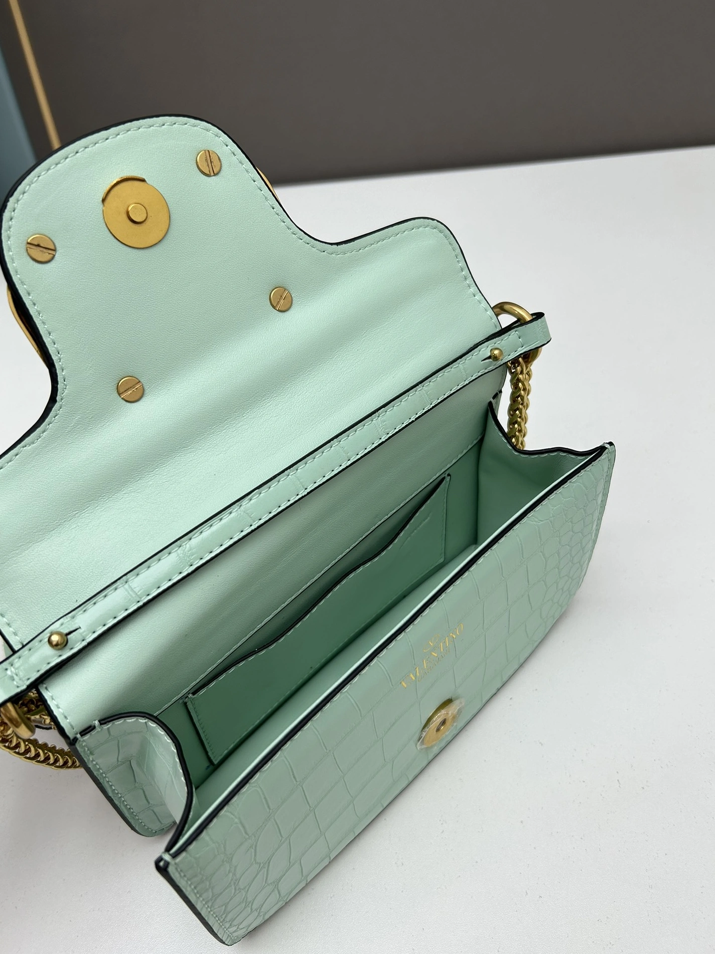 Valentino AAA Quality Shoulder Bags For Women StreetReady 3111