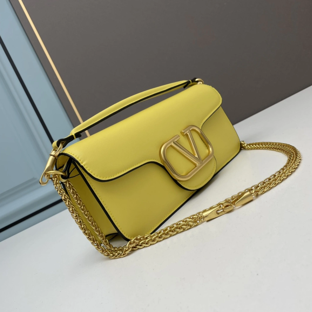 Valentino AAA Quality Shoulder Bags For Women StreetReady 7607