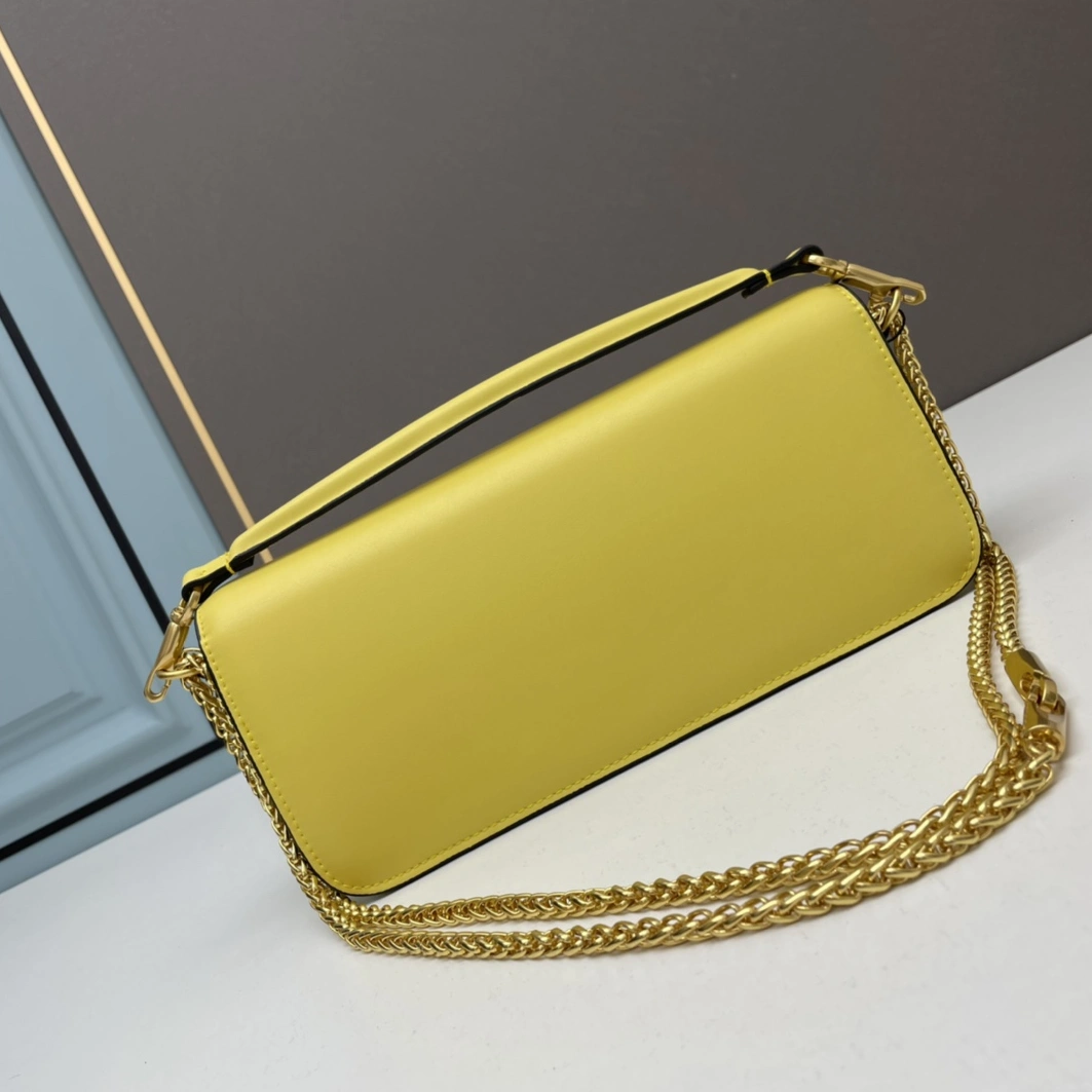 Valentino AAA Quality Shoulder Bags For Women StreetReady 7607