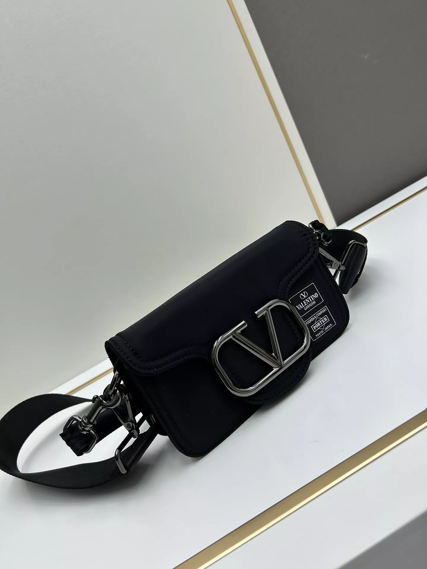 Valentino AAA Quality Shoulder Bags For Women Trendy 8094