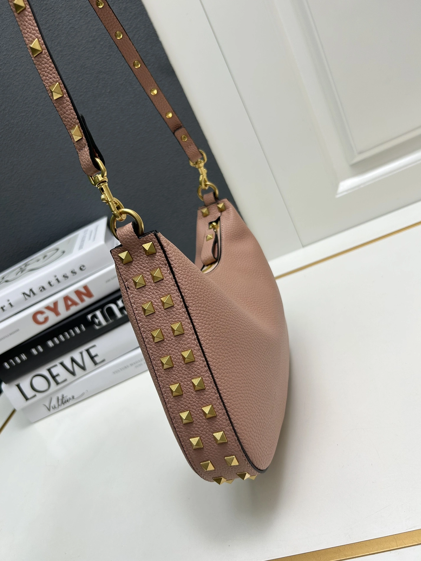 Valentino AAA Quality Shoulder Bags For Women Versatile 2301