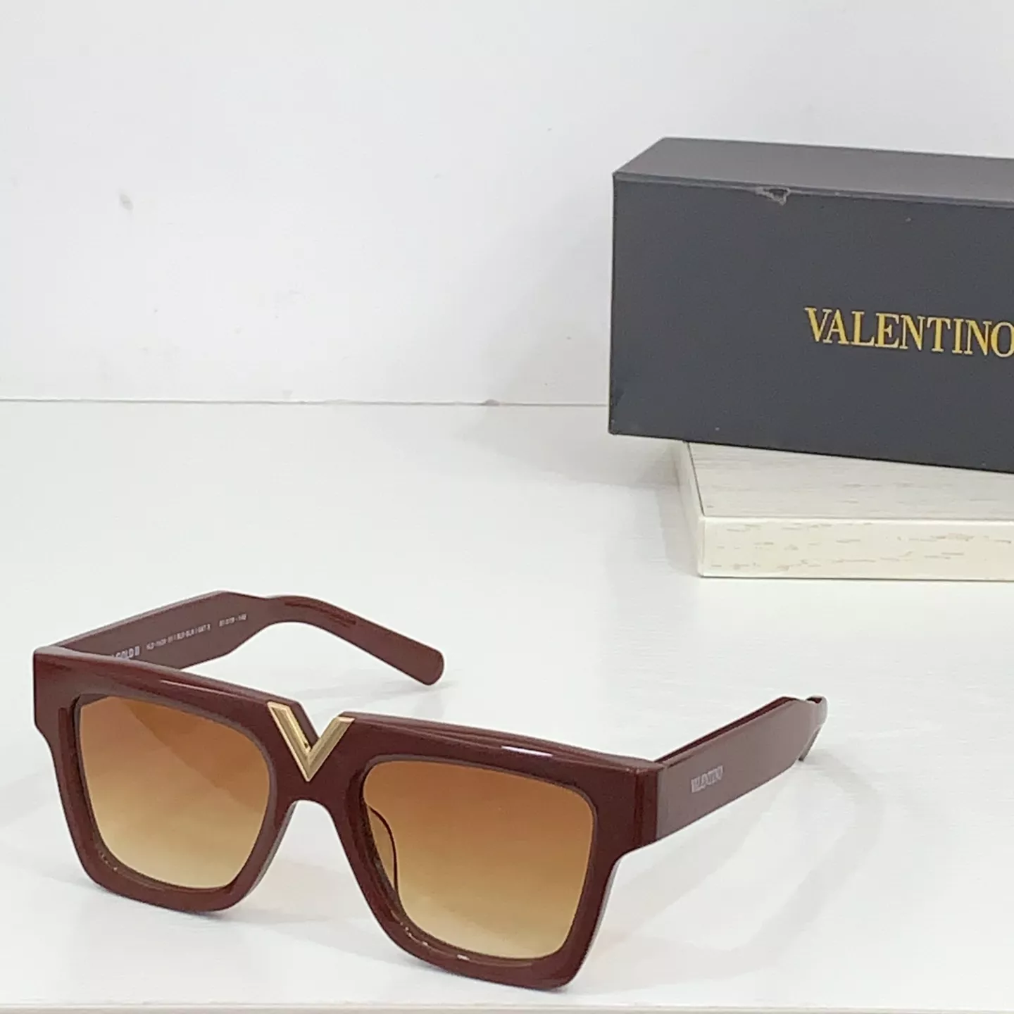 Valentino AAA Quality Sunglasses Breathable 9969