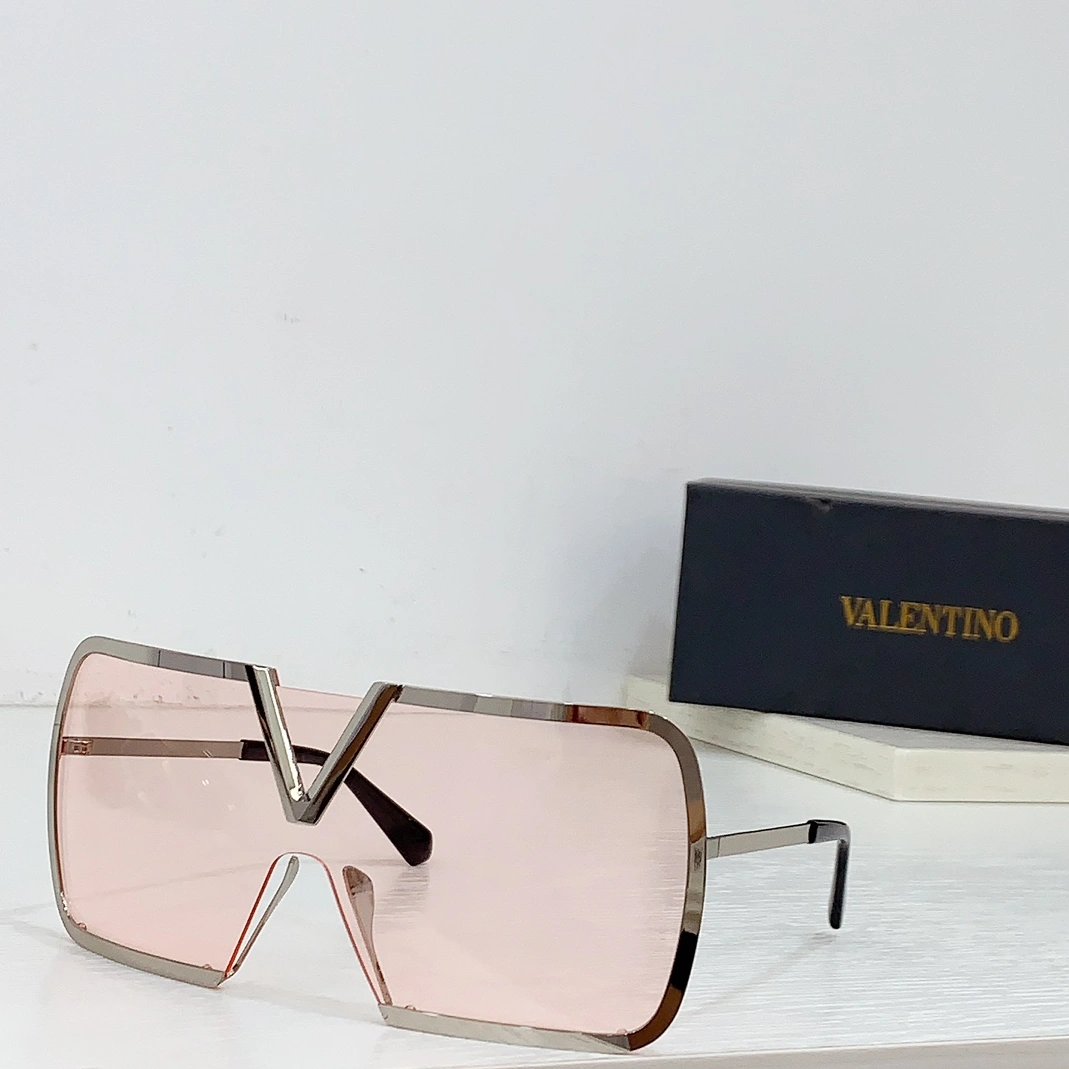 Valentino AAA Quality Sunglasses Durable 1307