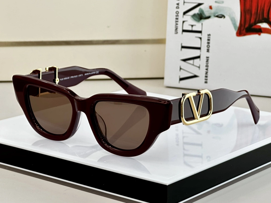 Valentino AAA Quality Sunglasses Durable 8758