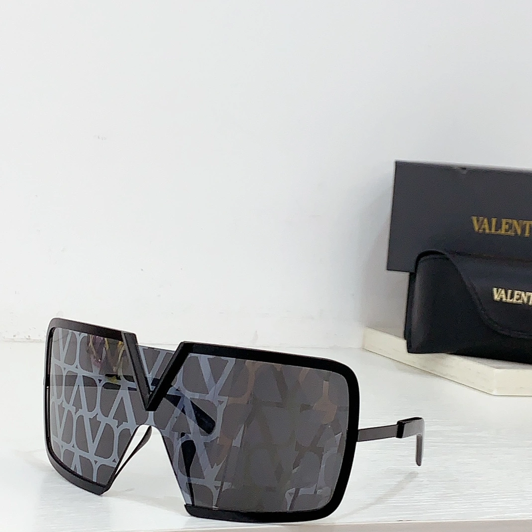 Valentino AAA Quality Sunglasses EyeCatching 4007