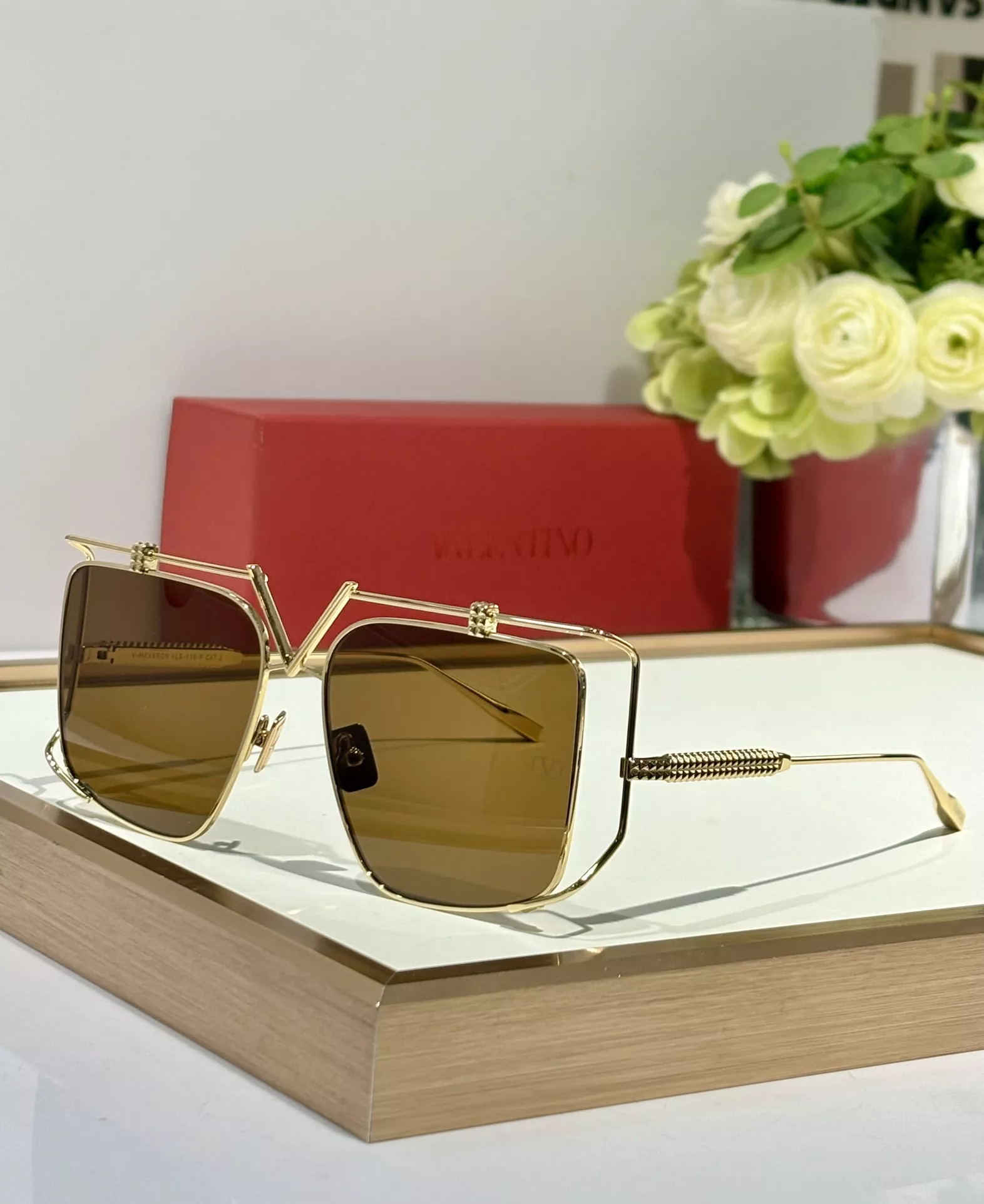 Valentino AAA Quality Sunglasses Fashionable 4480