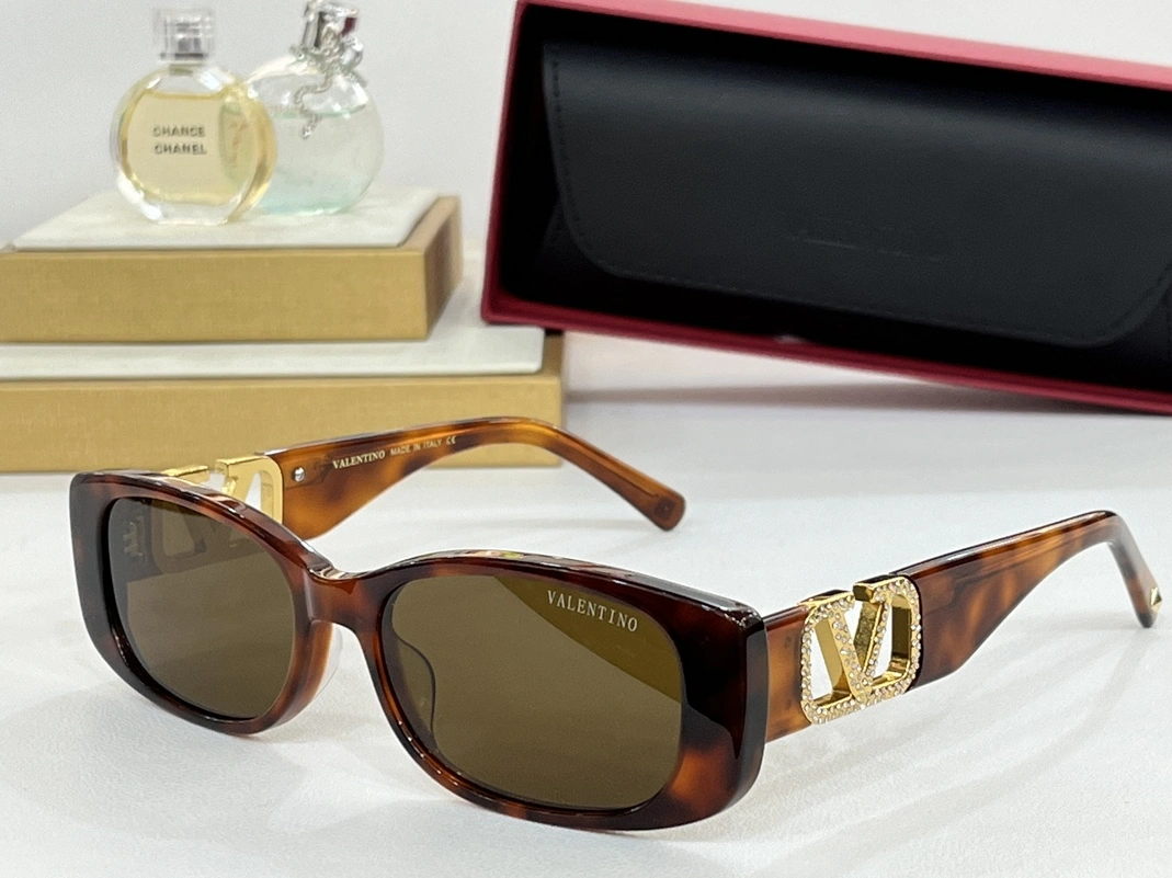 Valentino AAA Quality Sunglasses GoAnywhere 631