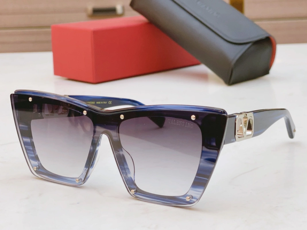 Valentino AAA Quality Sunglasses Minimalist 8960
