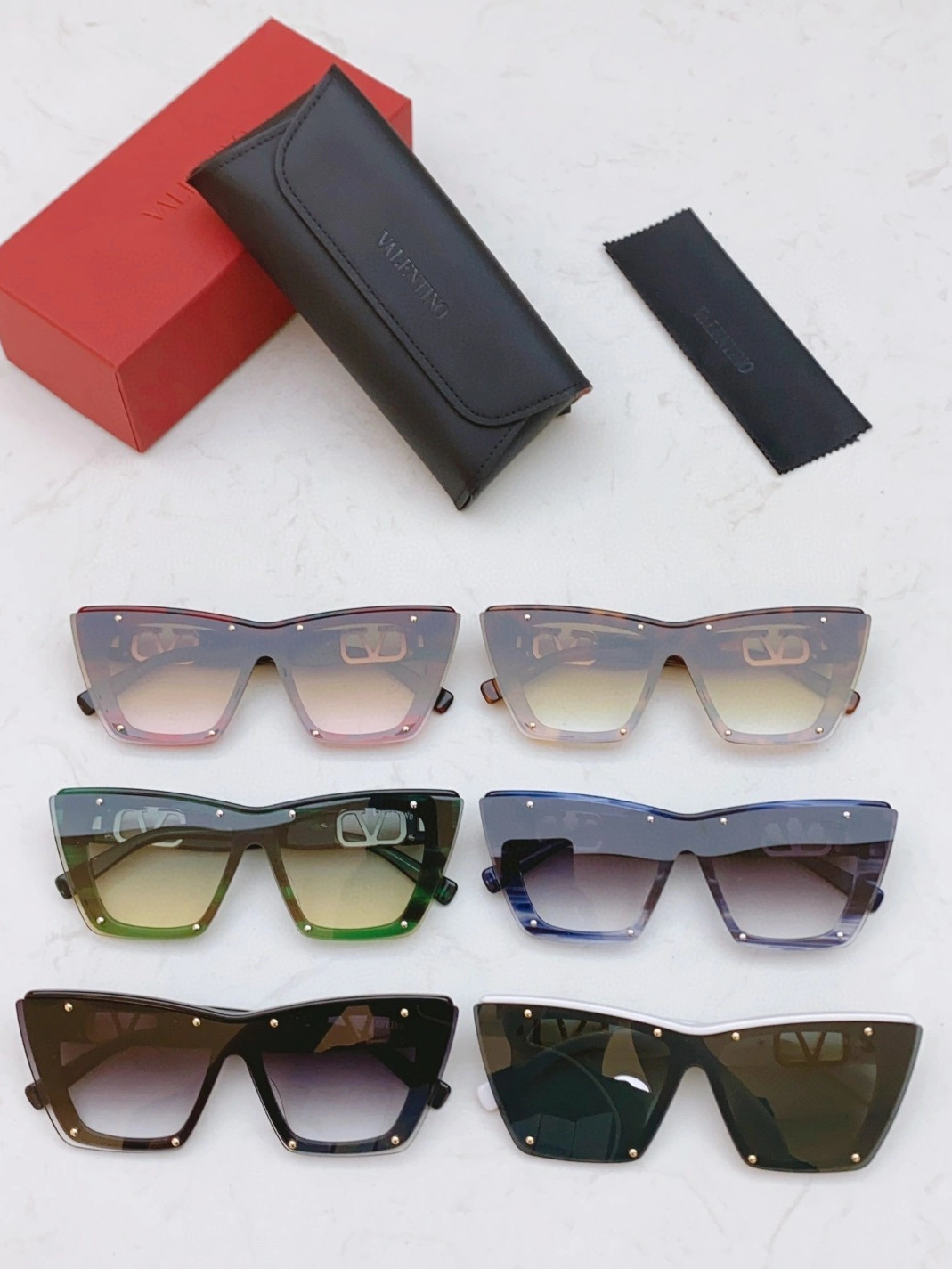 Valentino AAA Quality Sunglasses Minimalist 8960