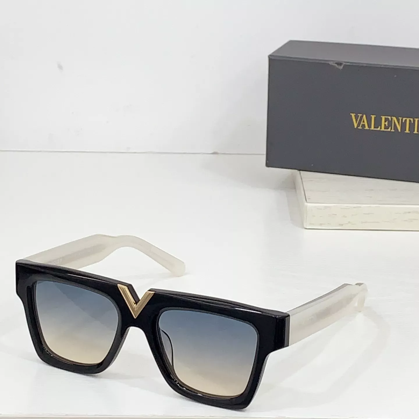 Valentino AAA Quality Sunglasses Popular 971