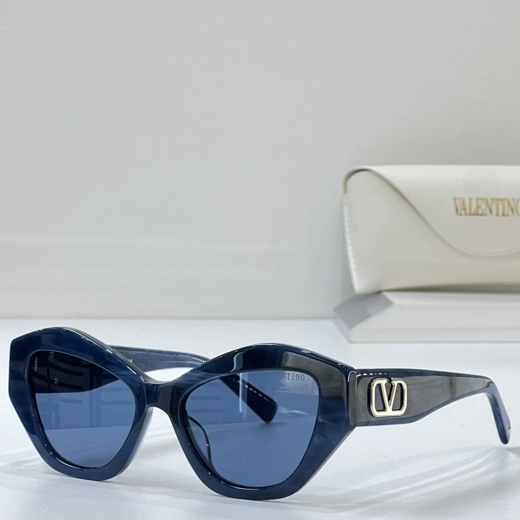 Valentino AAA Quality Sunglasses StreetReady 4273