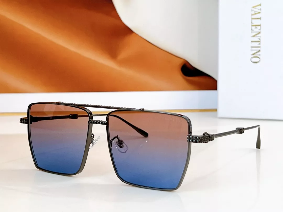 Valentino AAA Quality Sunglasses Stylish 675