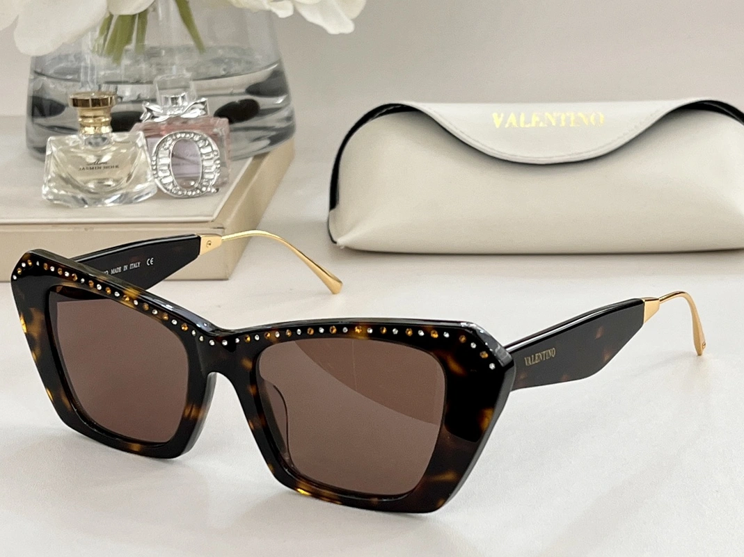 Valentino AAA Quality Sunglasses WellDesigned 6388