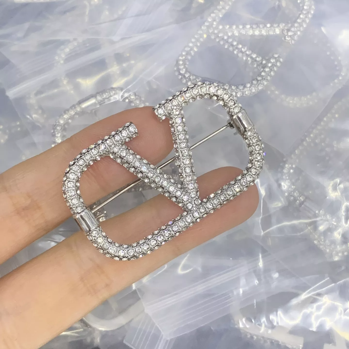 Valentino Brooches For Women Reliable 4524
