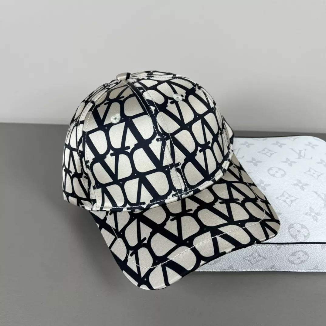 Valentino Caps DailyWear 9663