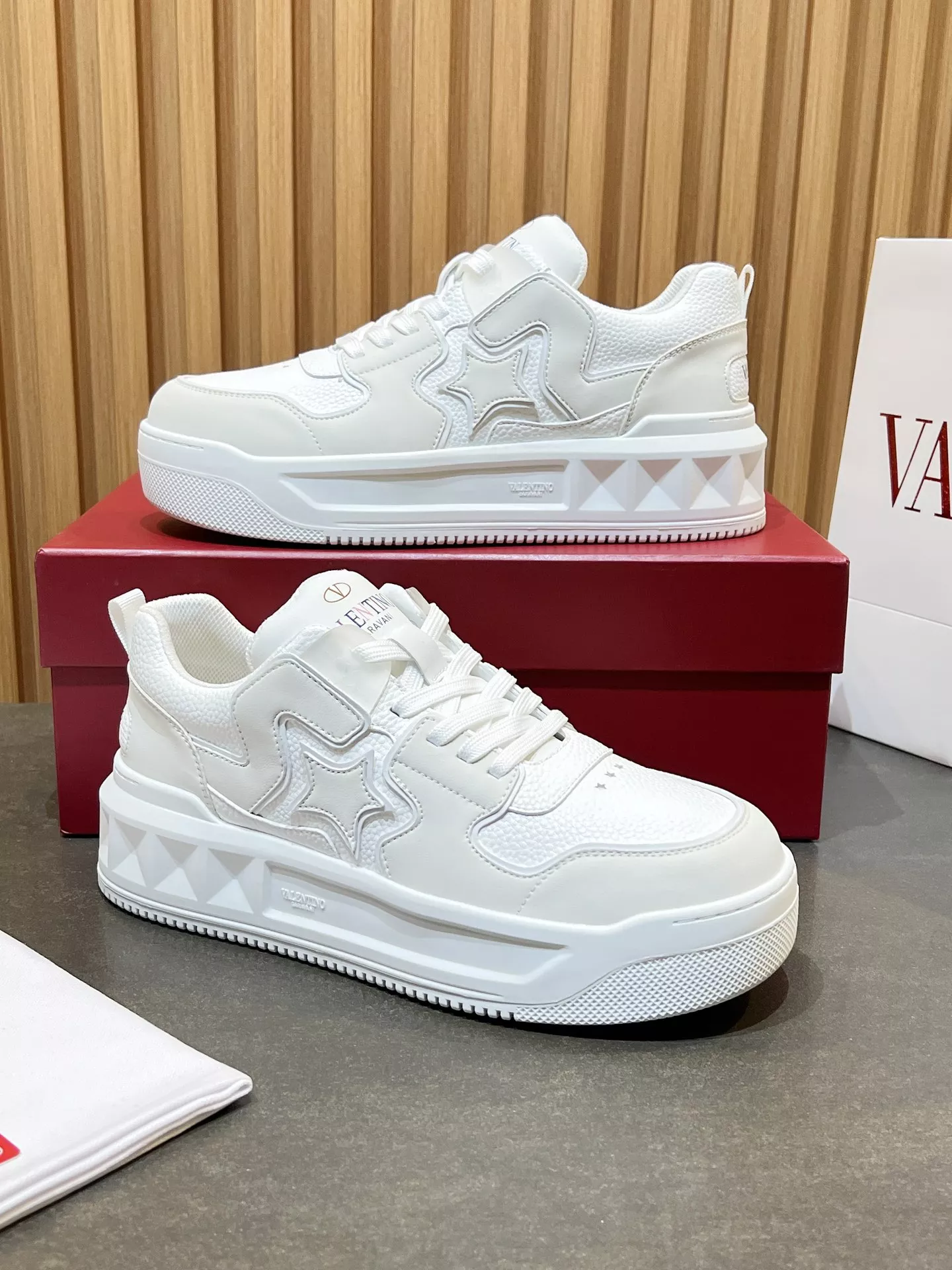 Valentino Casual Shoes For Men Classic 1433