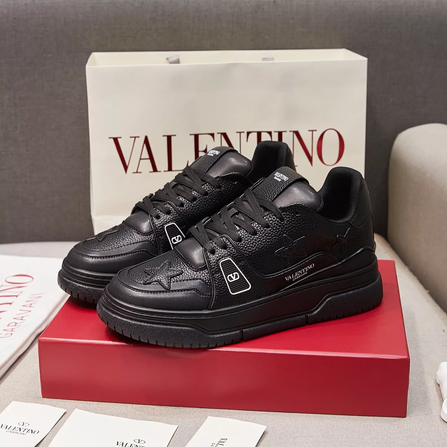 Valentino Casual Shoes For Men Durable 7007