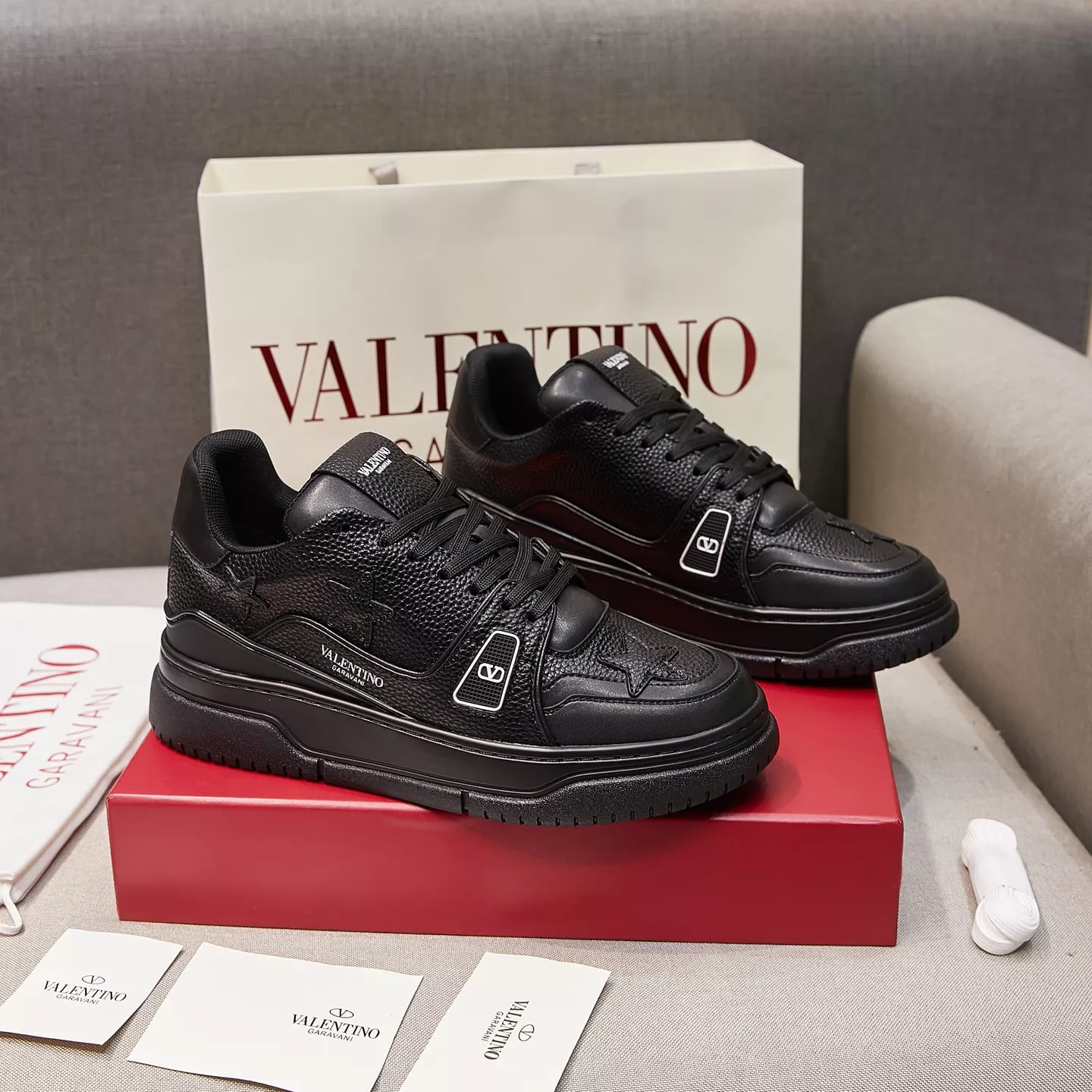 Valentino Casual Shoes For Men Durable 7007