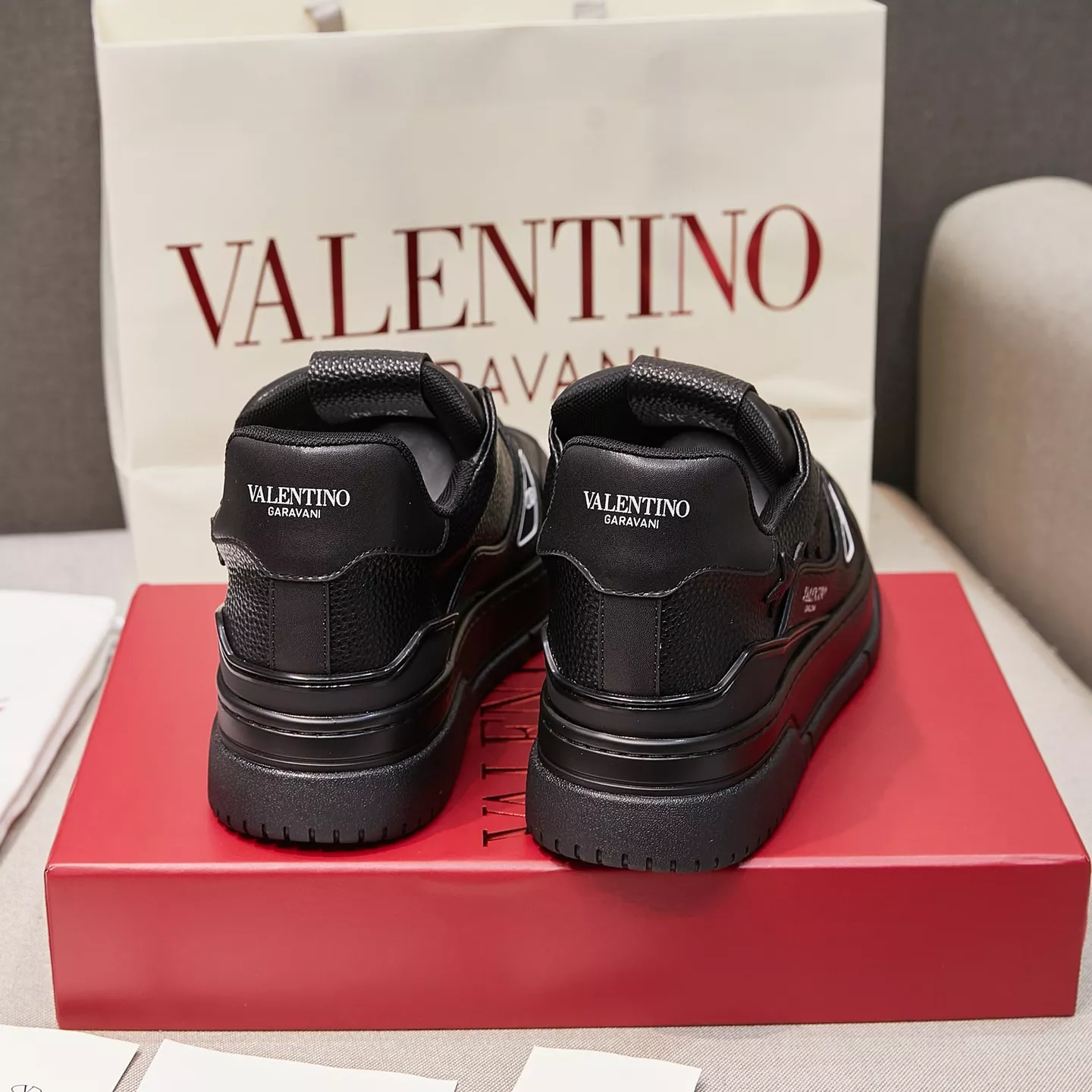 Valentino Casual Shoes For Men Durable 7007