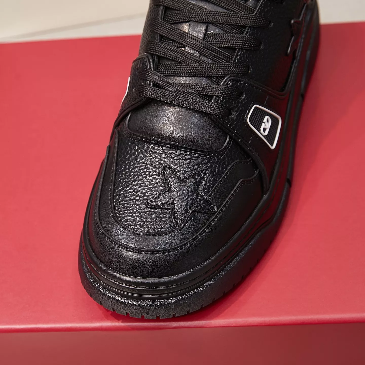 Valentino Casual Shoes For Men Durable 7007