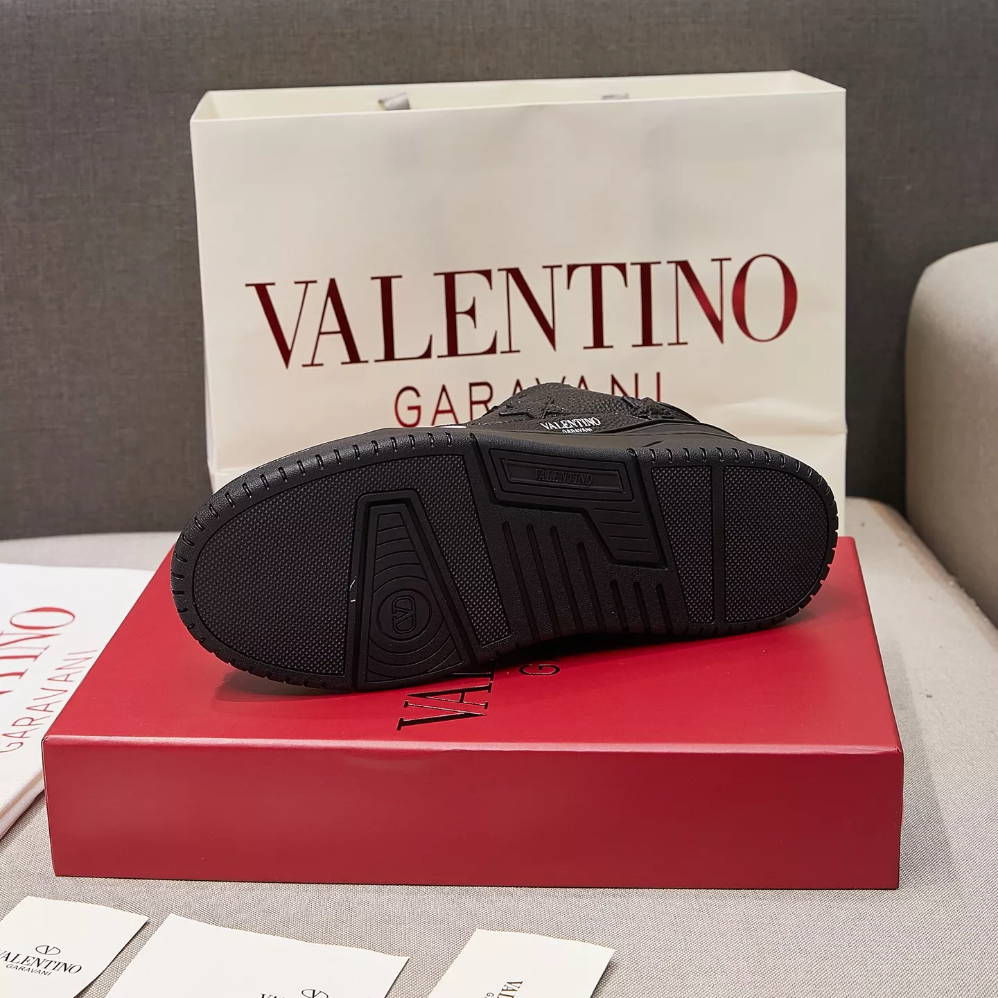 Valentino Casual Shoes For Men Durable 7007
