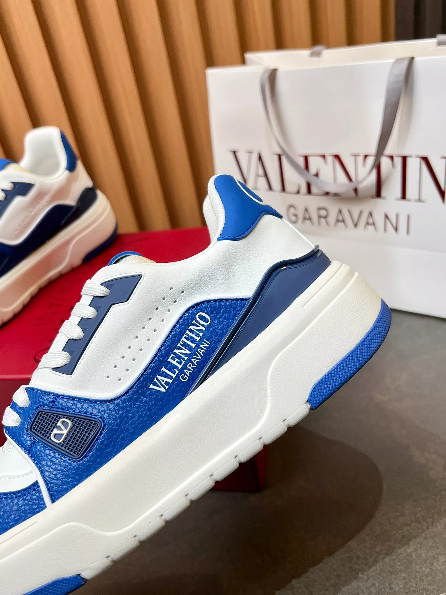 Valentino Casual Shoes For Men Elegant 8014