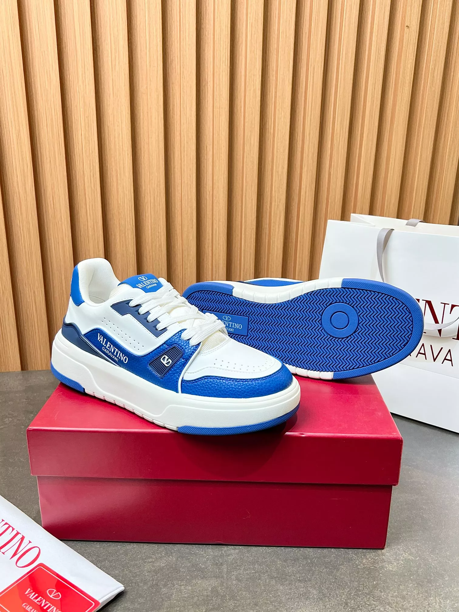Valentino Casual Shoes For Men Elegant 8014