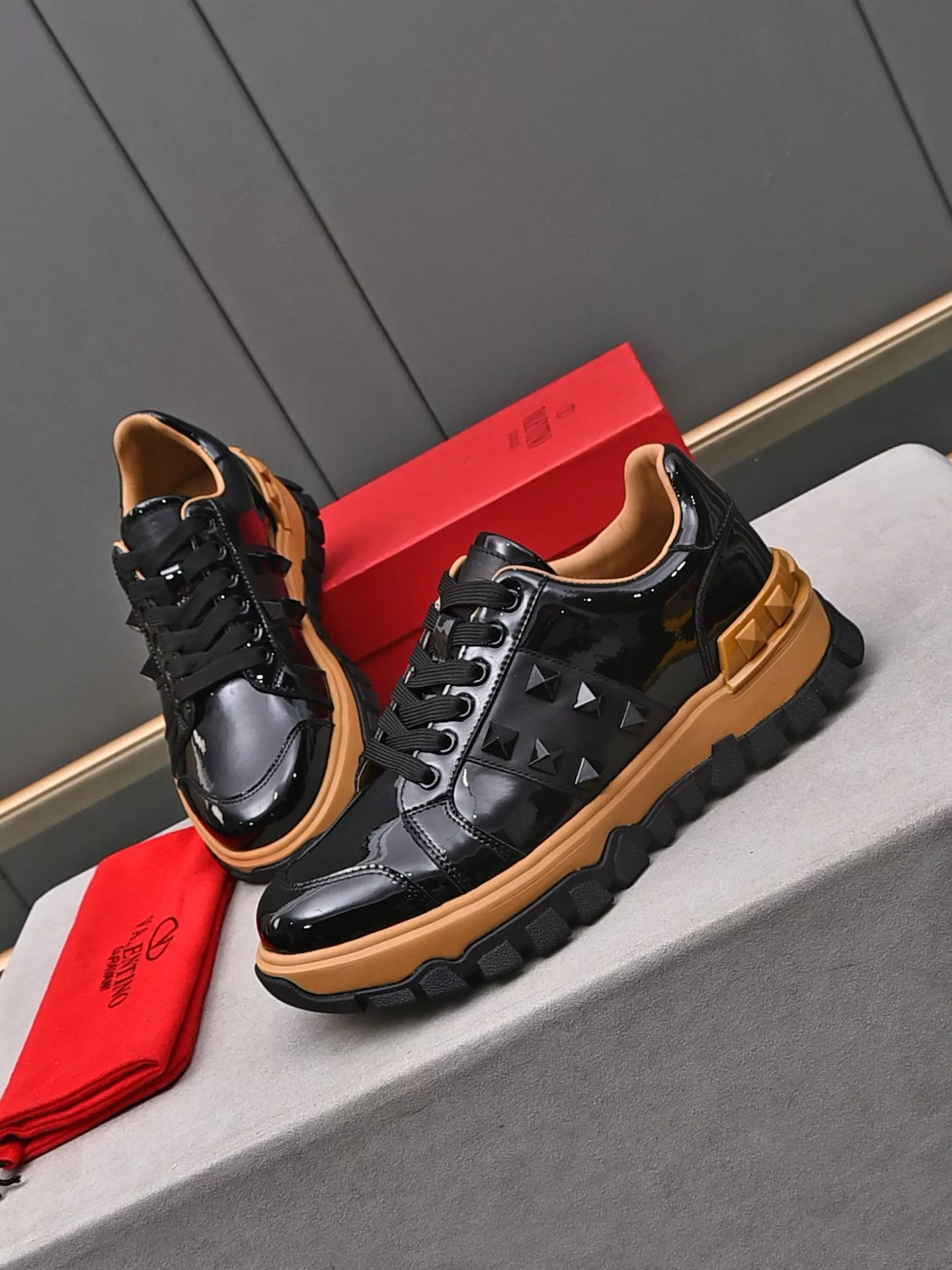 Valentino Casual Shoes For Men StreetReady 812