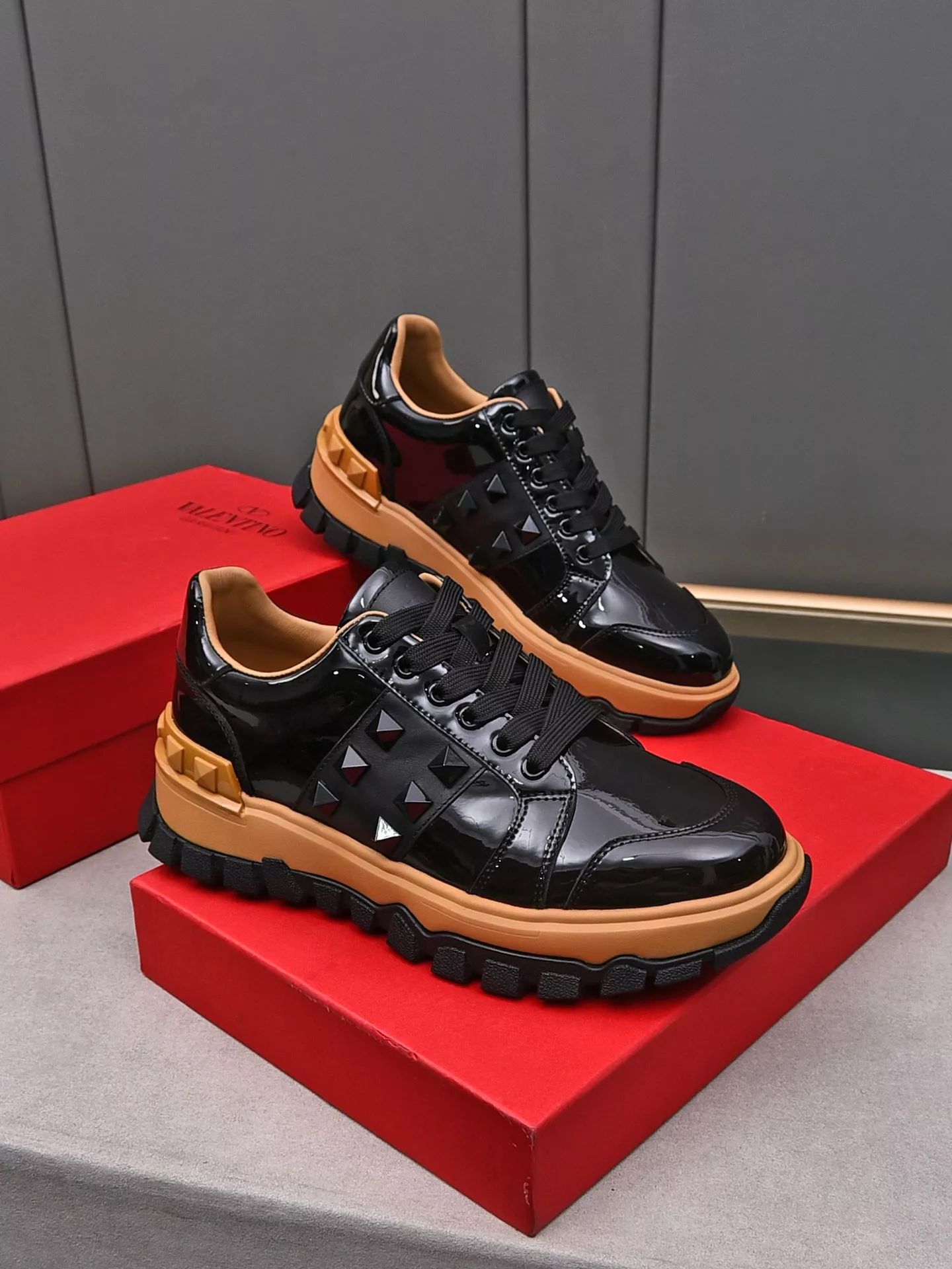 Valentino Casual Shoes For Men StreetReady 812
