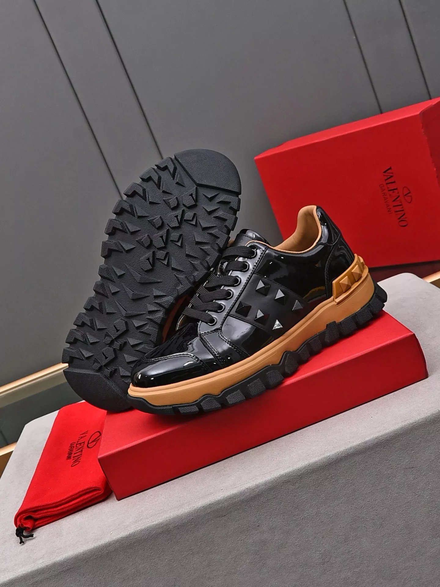 Valentino Casual Shoes For Men StreetReady 812