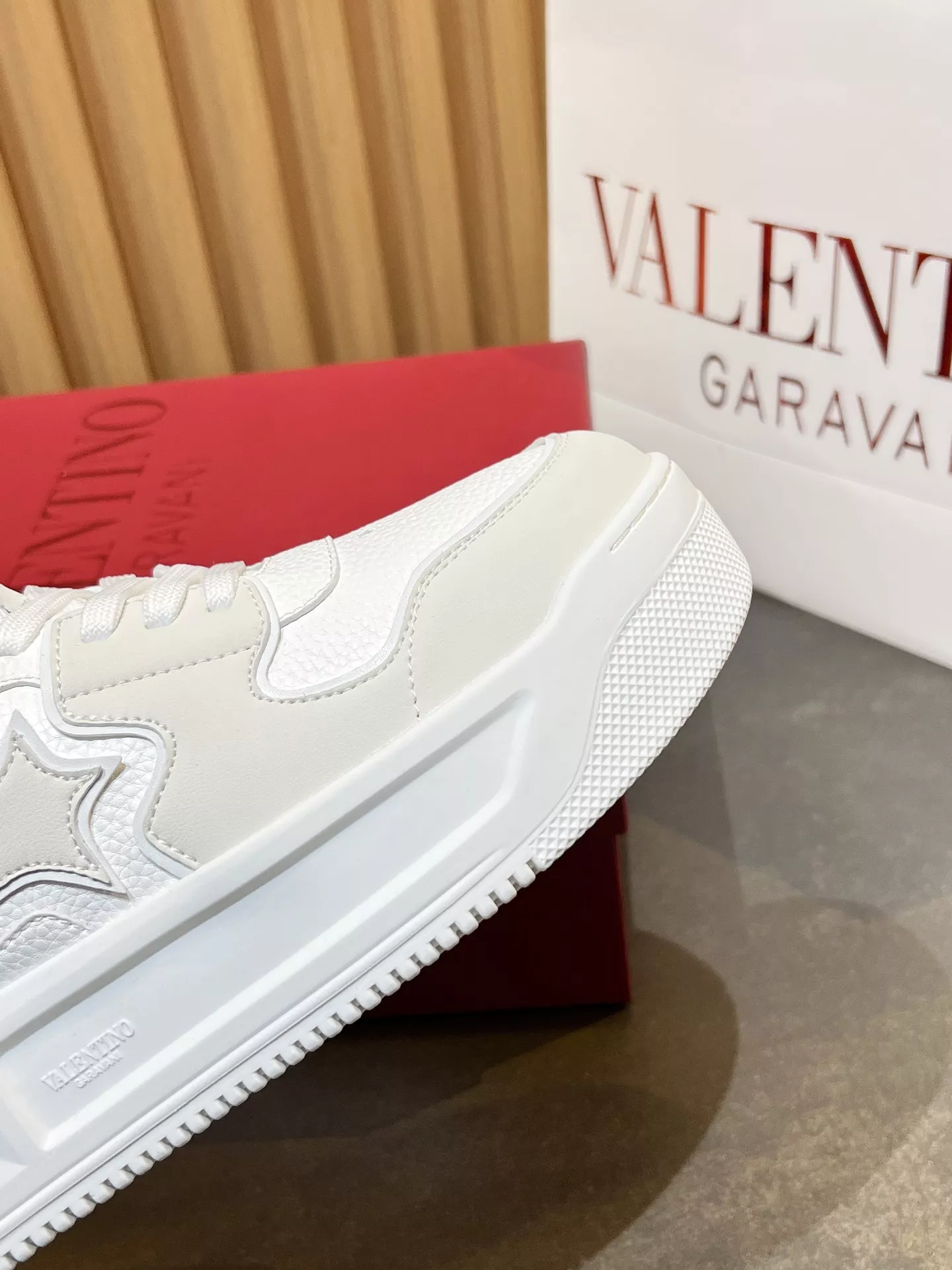 Valentino Casual Shoes For Women Minimalist 9647
