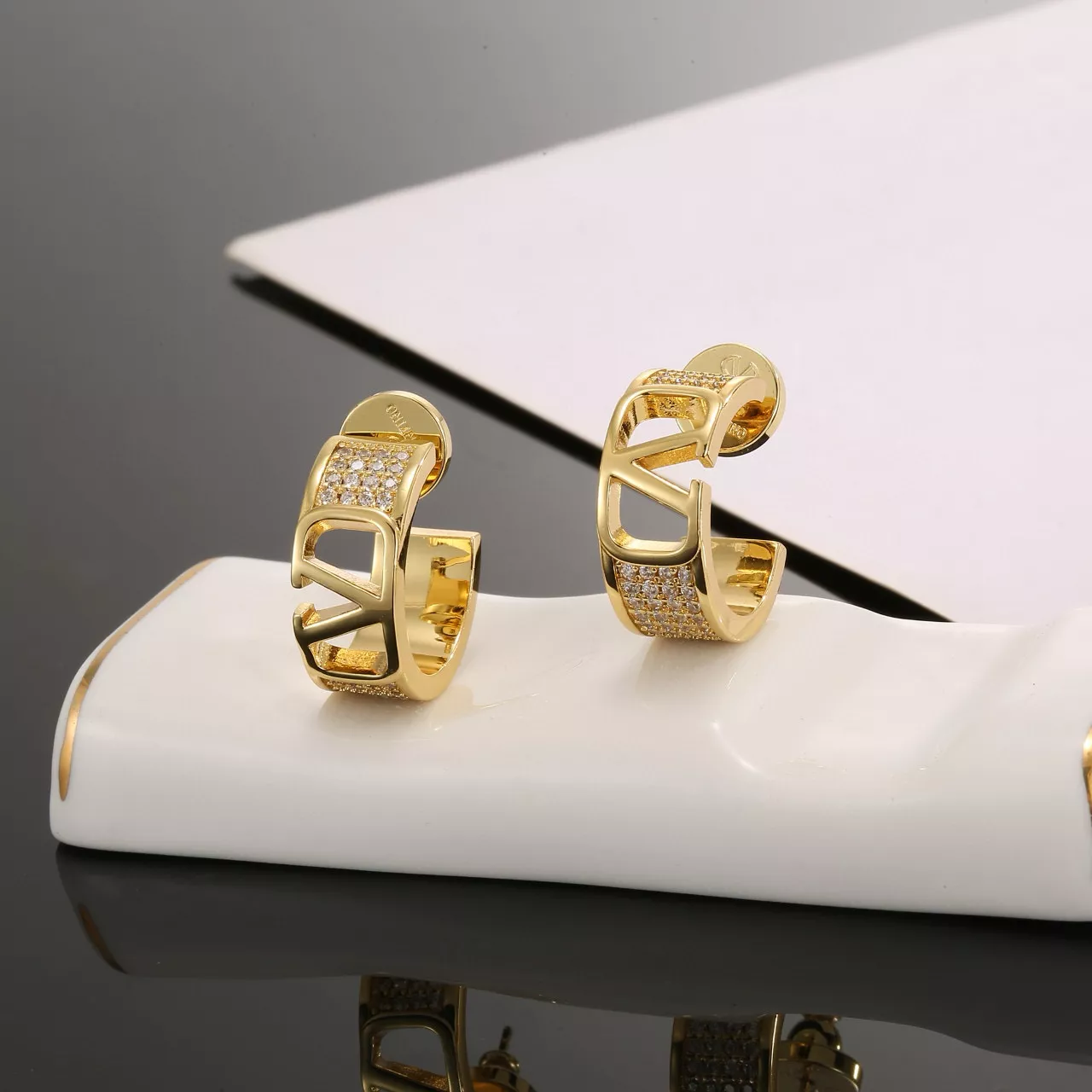 Valentino Earrings For Women Fashionable 2472