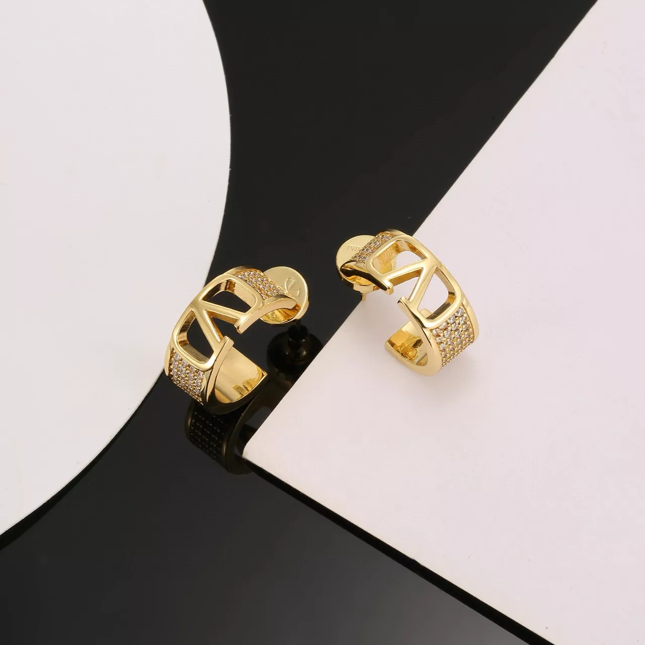 Valentino Earrings For Women Fashionable 2472
