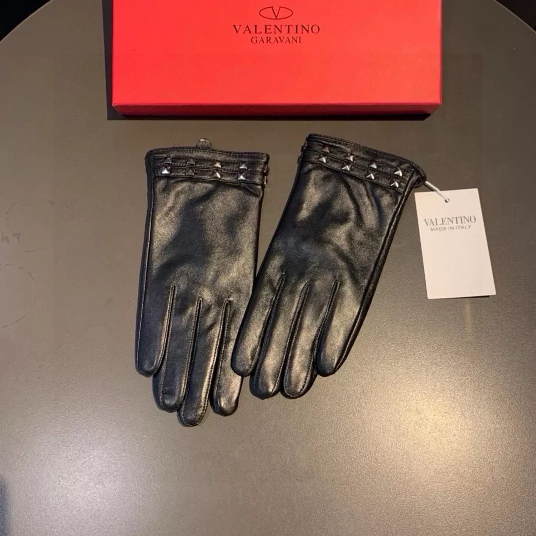 Valentino Gloves For Women AllSeason 5232