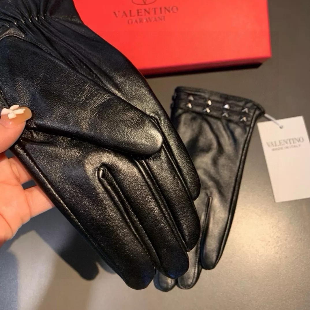 Valentino Gloves For Women AllSeason 5232