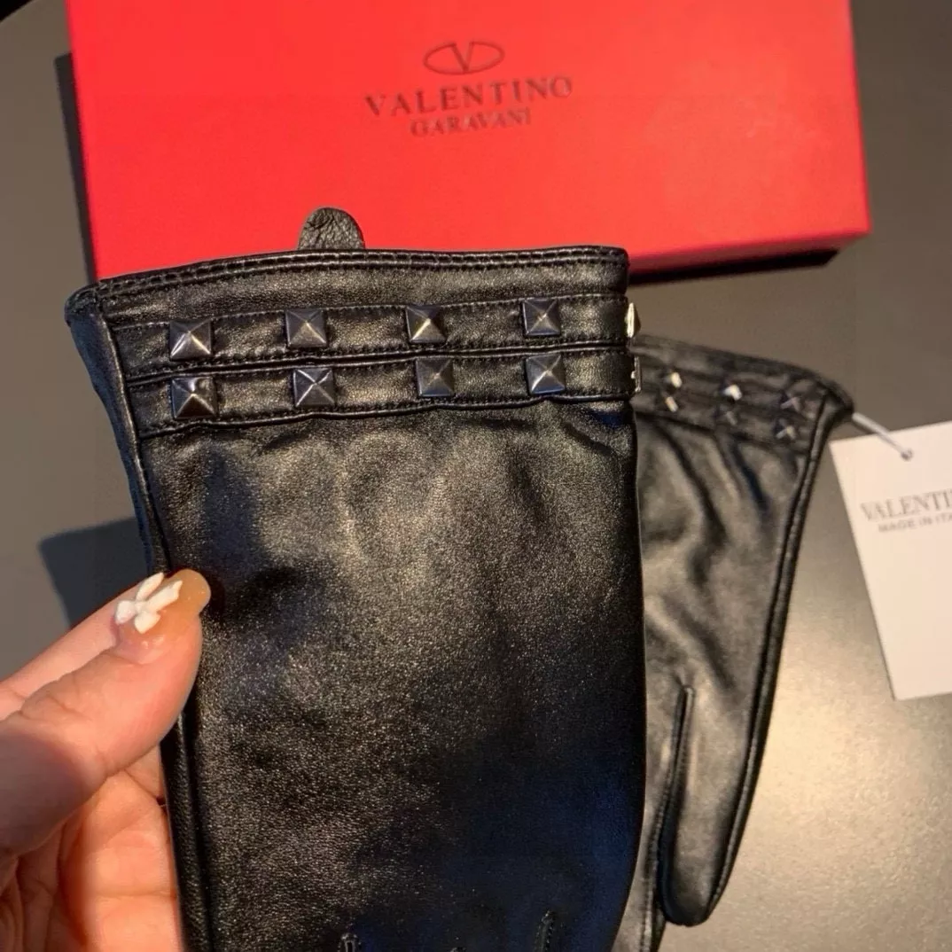 Valentino Gloves For Women AllSeason 5232