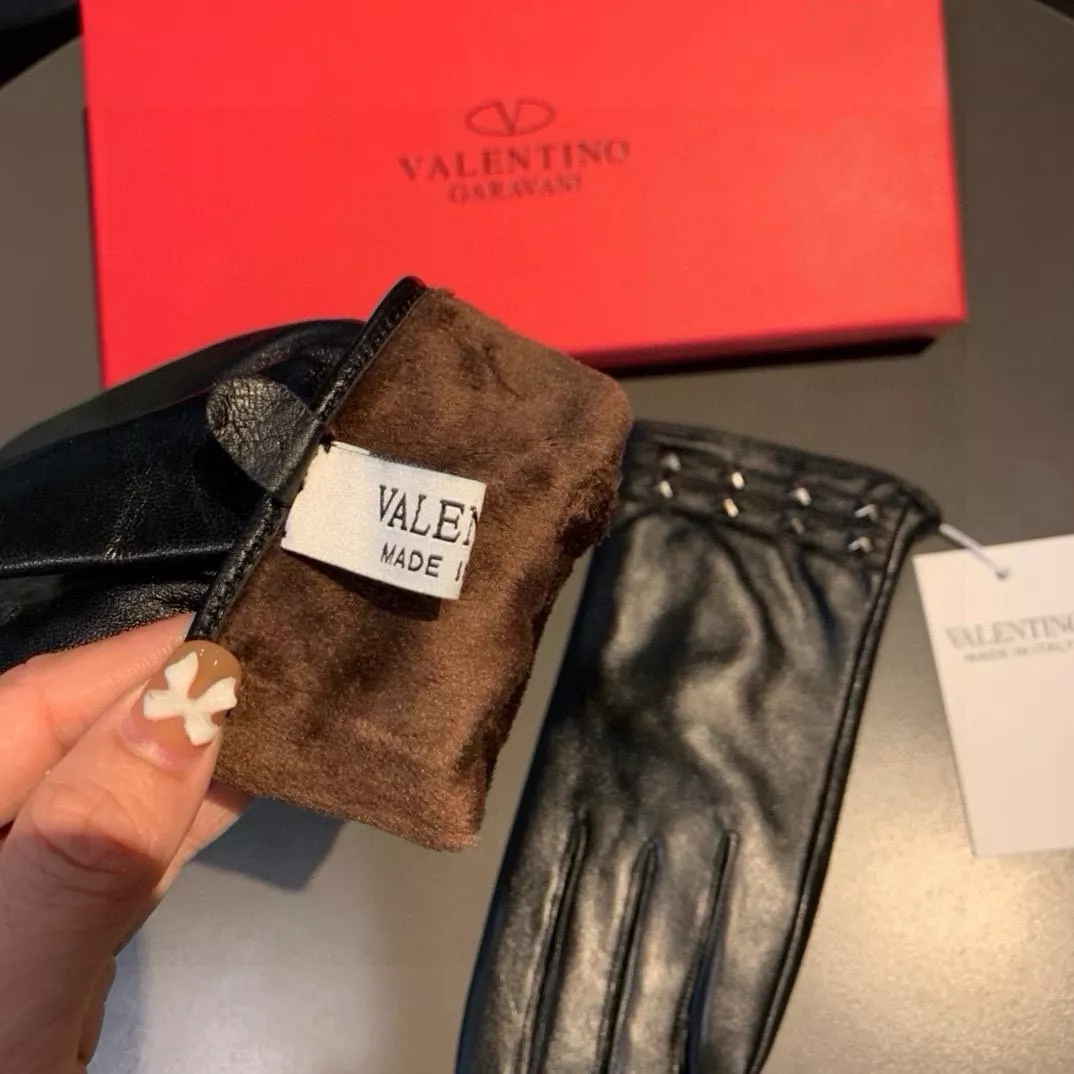 Valentino Gloves For Women AllSeason 5232