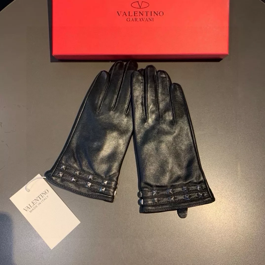 Valentino Gloves For Women AllSeason 5232