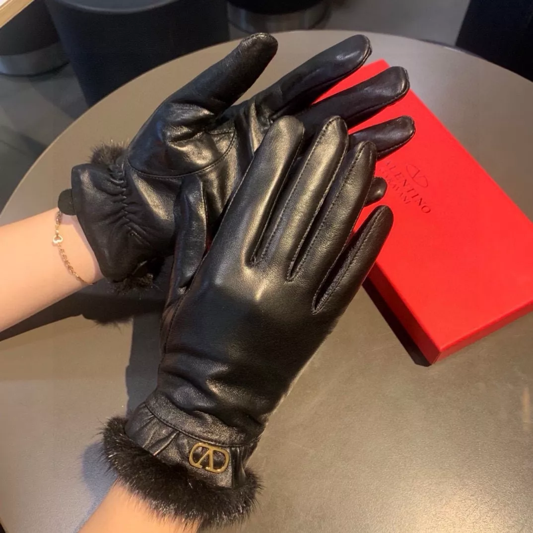 Valentino Gloves For Women Bold 154