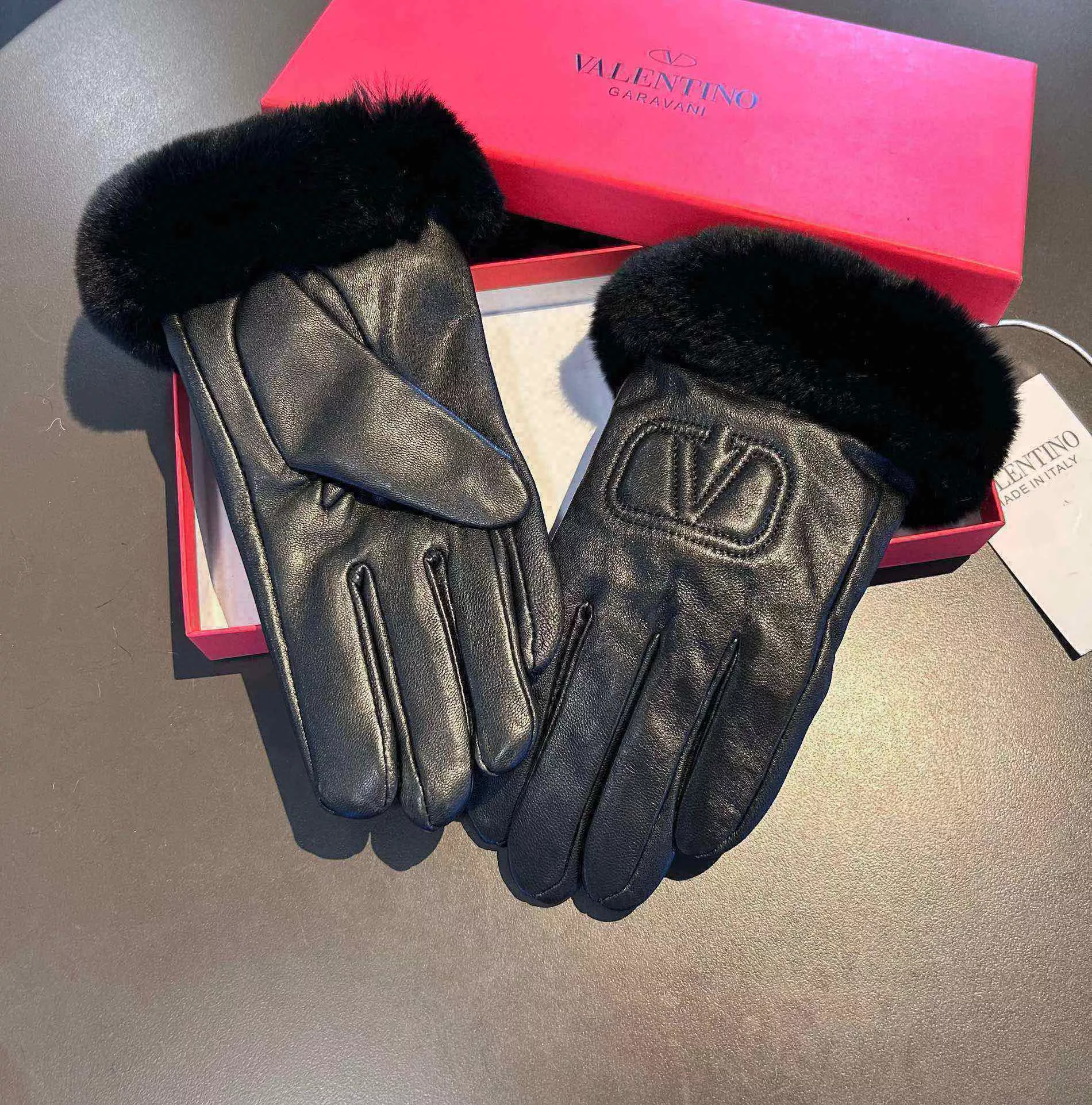 Valentino Gloves For Women Resilient 9943