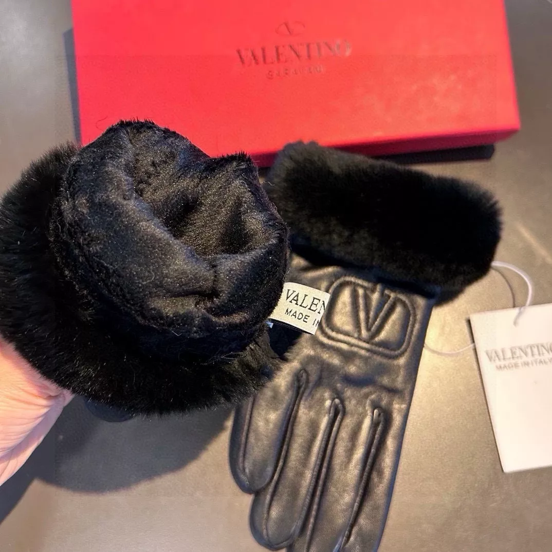Valentino Gloves For Women Resilient 9943
