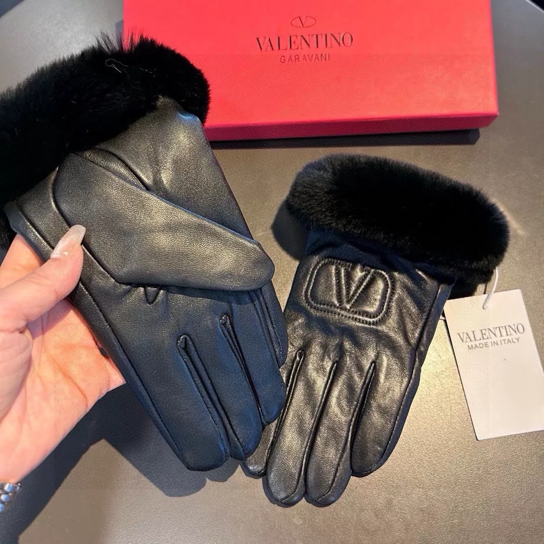 Valentino Gloves For Women Resilient 9943