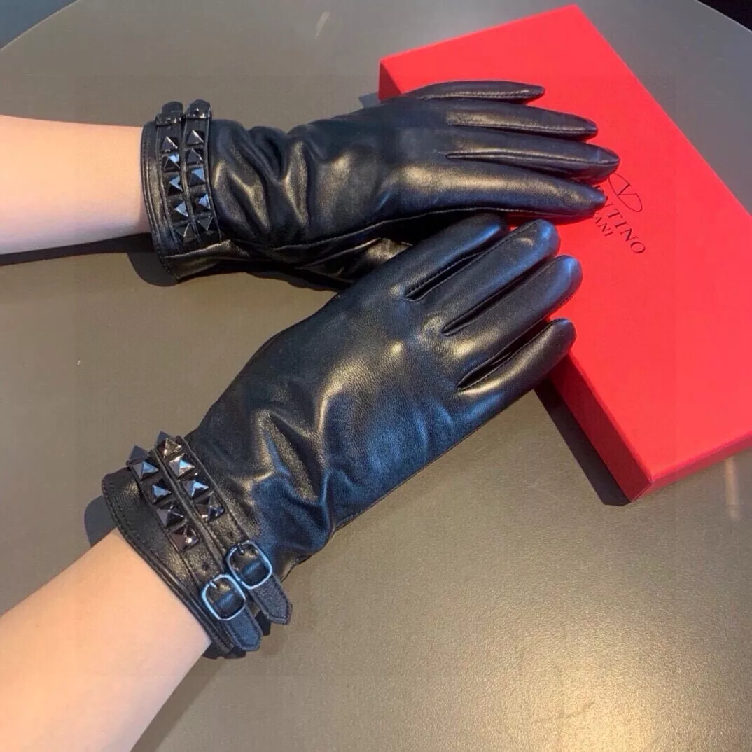 Valentino Gloves For Women Trendsetting 8042