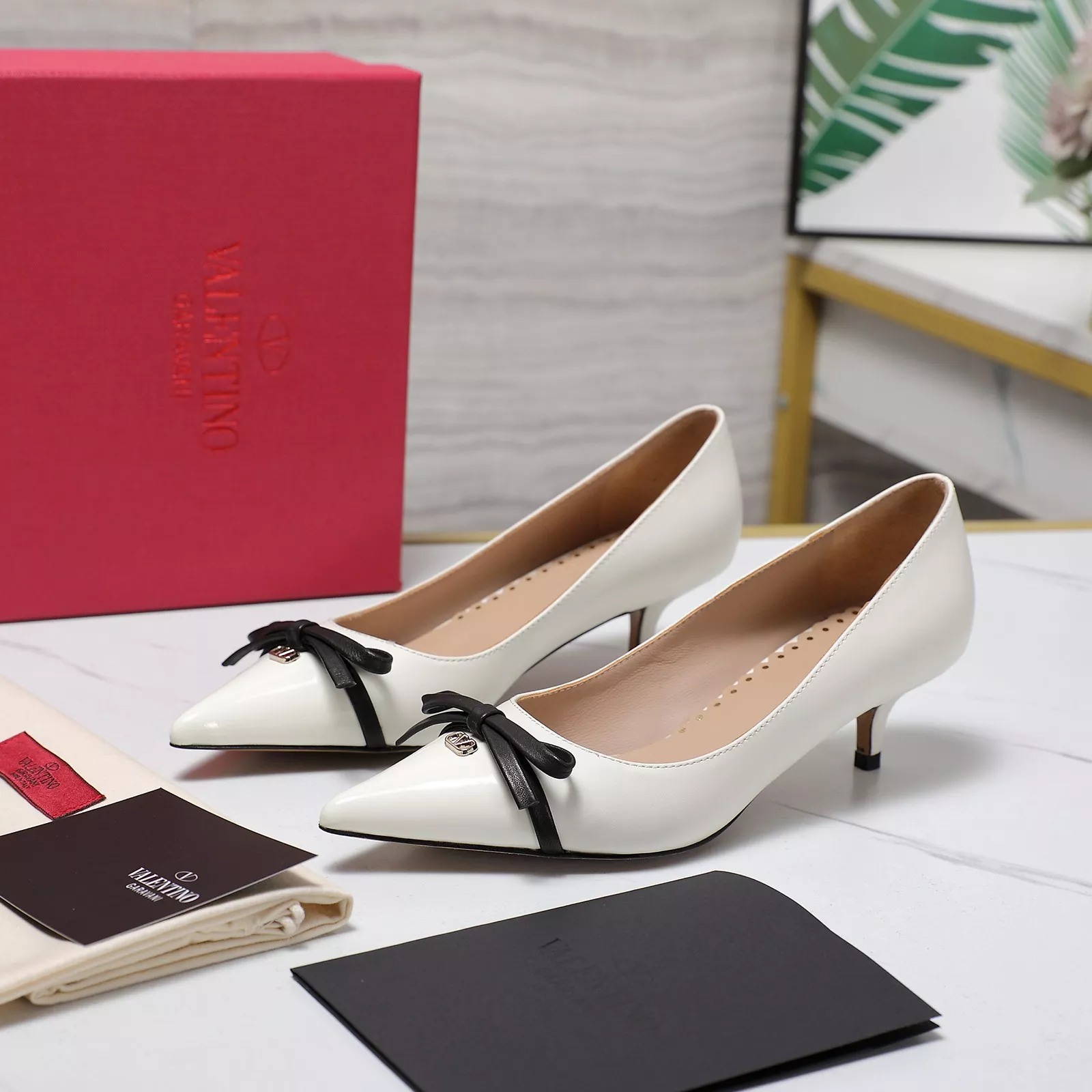 Valentino High-Heeled Shoes For Women Durable 4518