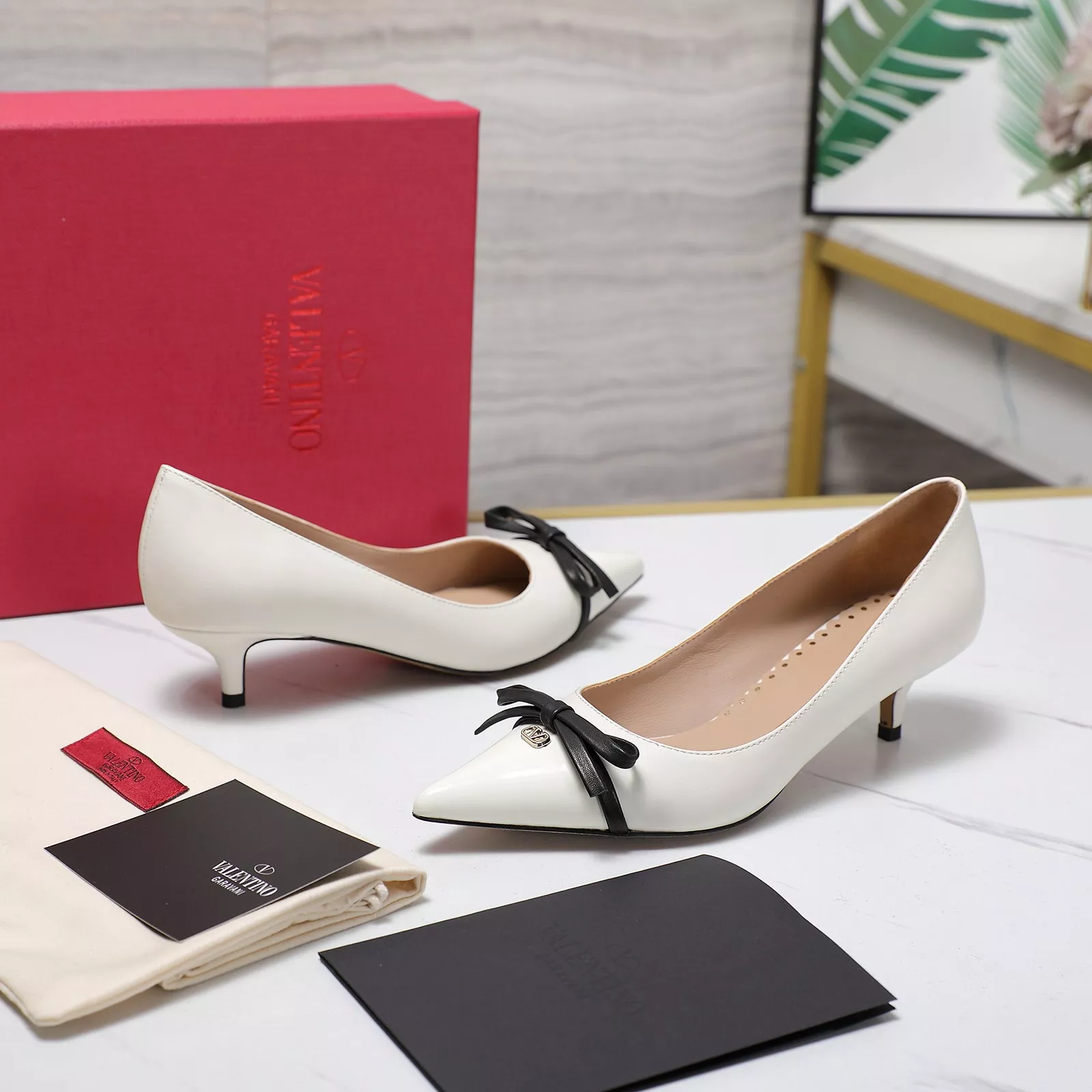Valentino High-Heeled Shoes For Women Durable 4518