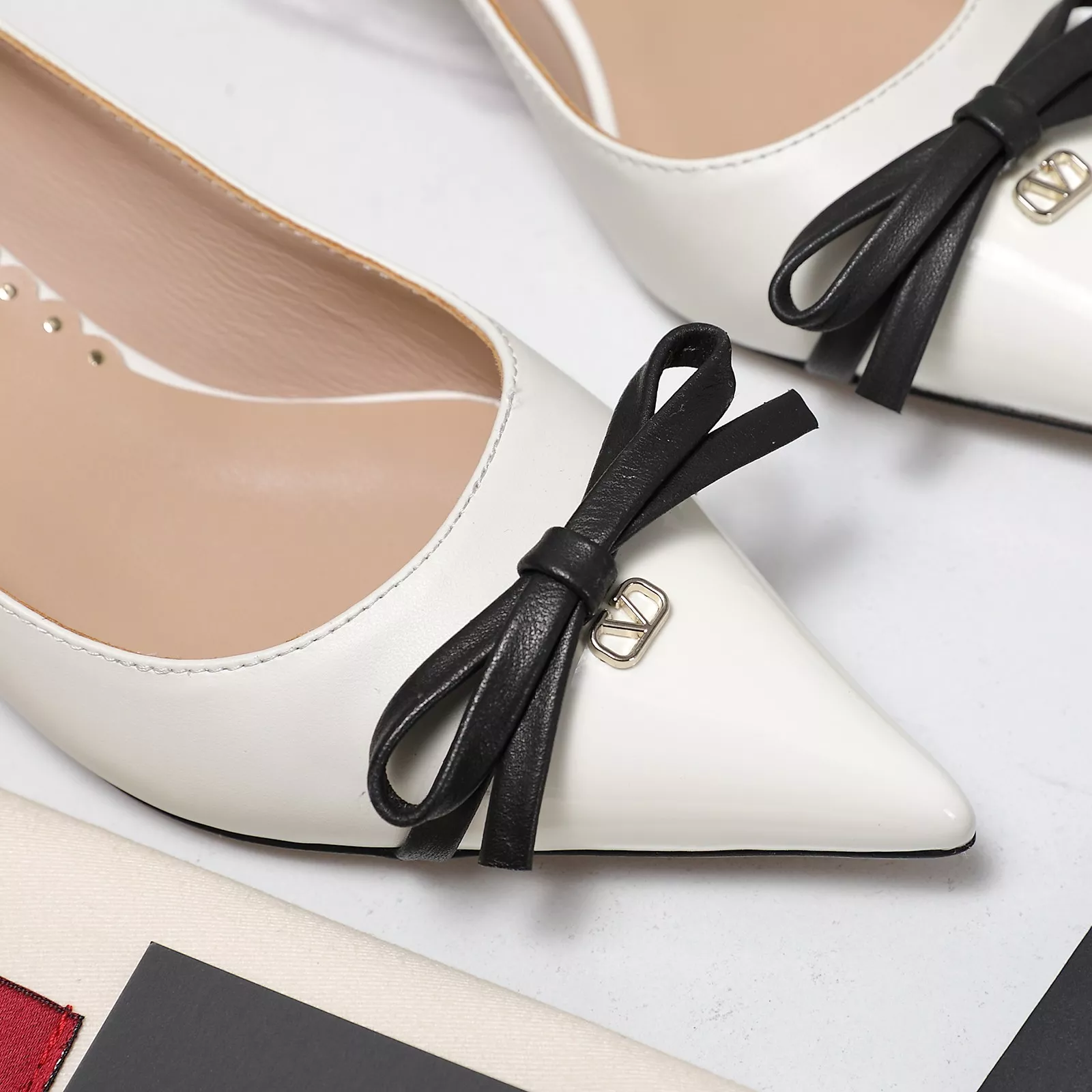 Valentino High-Heeled Shoes For Women Durable 4518