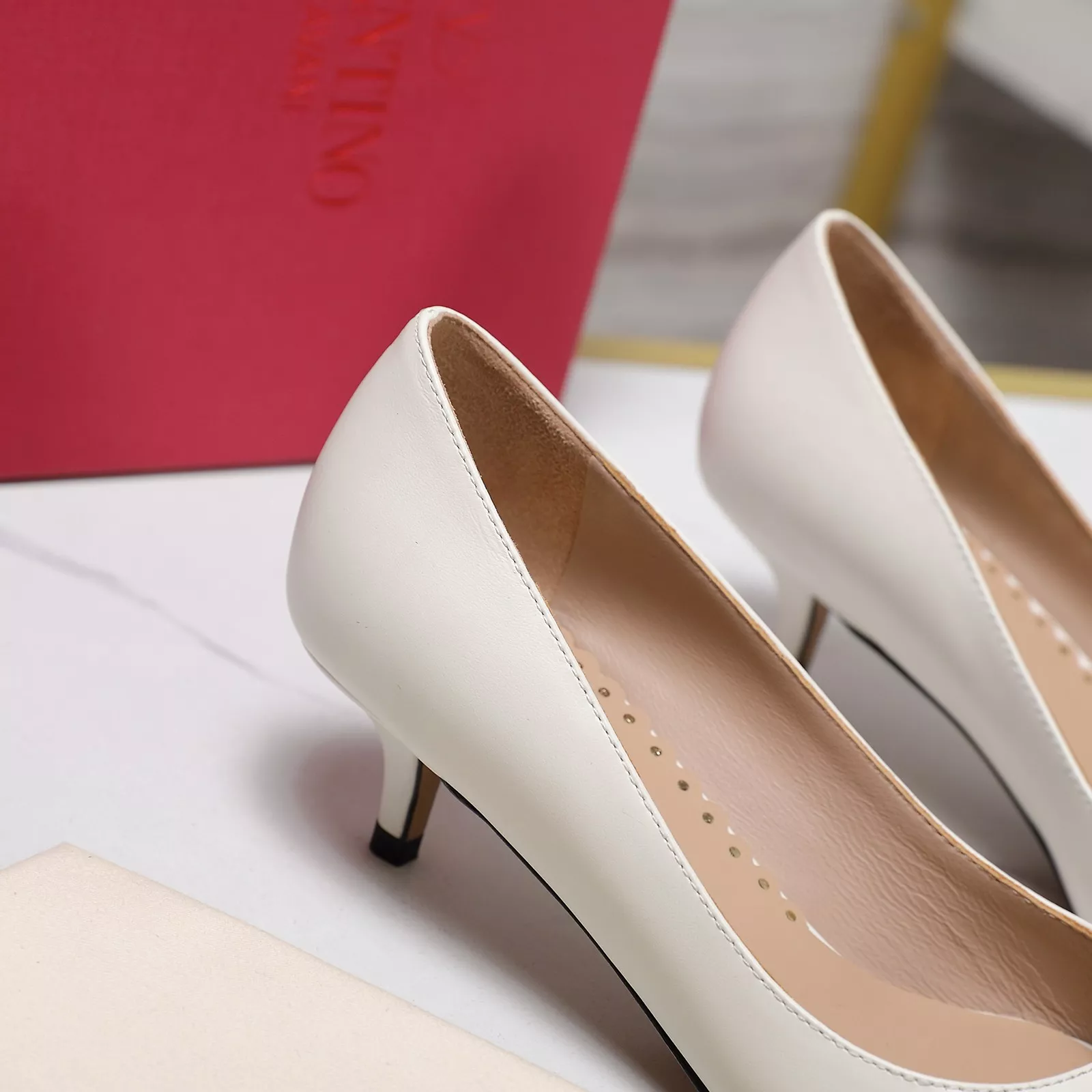 Valentino High-Heeled Shoes For Women Durable 4518